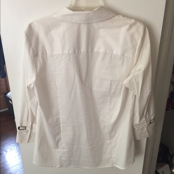 White top - Picture 2 of 2